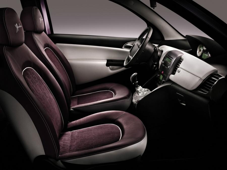  Lancia Ypsilon ELLE 2010 года  (фото 5 из 6)